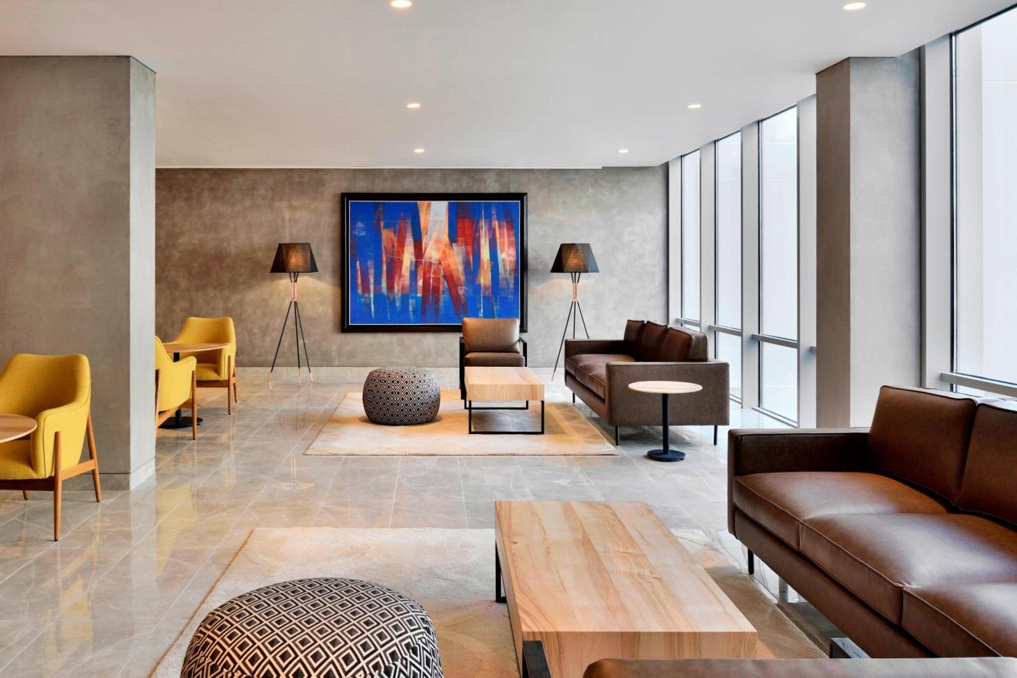 Aloft New Delhi Aerocity Exterior foto The lobby of the hotel